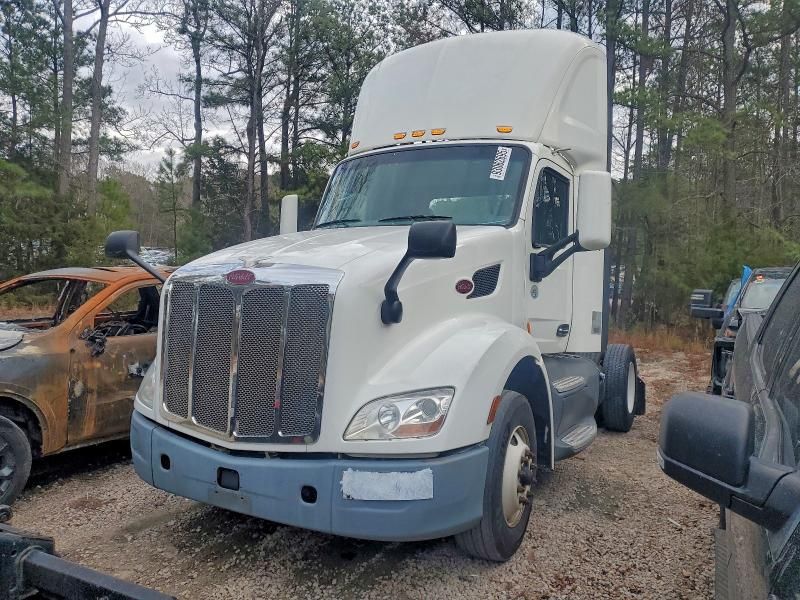 2016 Peterbilt 579 Semi Truck