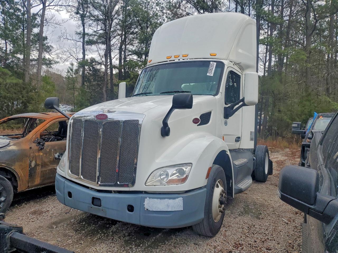 2016 Peterbilt 579 Semi Truck