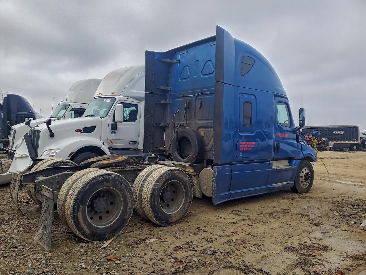 2019 Freigliner 2019 Freightliner Cascadia 126 Semi Truck