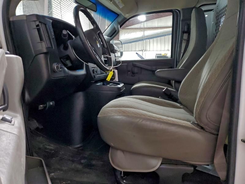 2022 Chevrolet Express 2500 Utility / Service Van