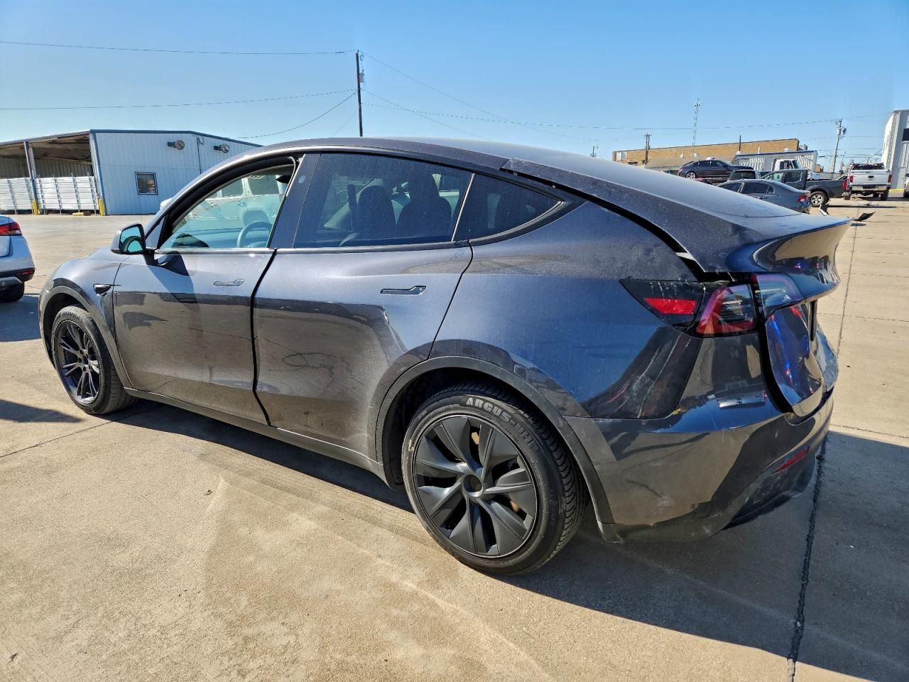 2025 Tesla Model y