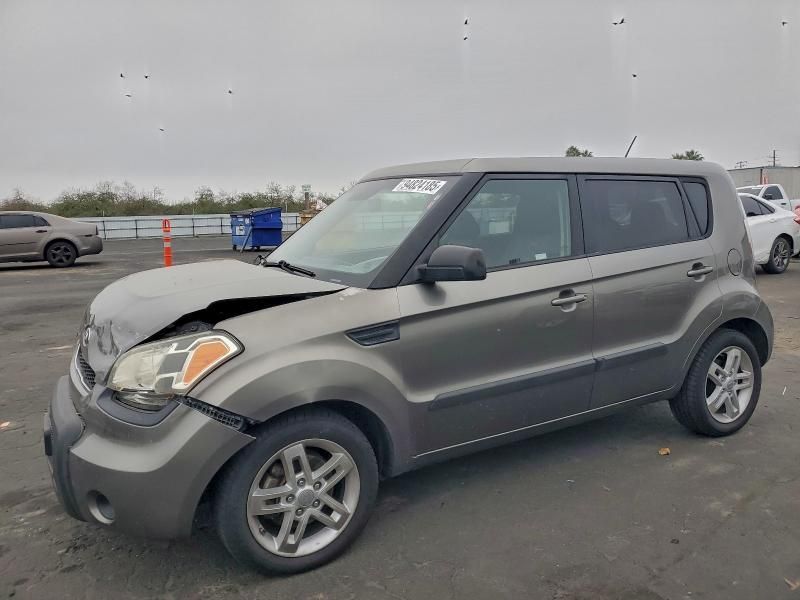 2011 KIA Soul +