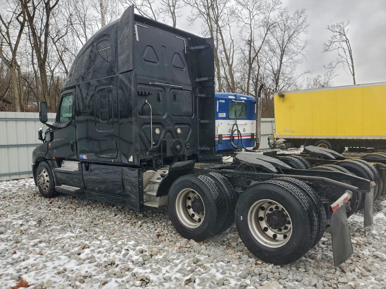2018 Freightliner Cascadia 126 Semi Truck