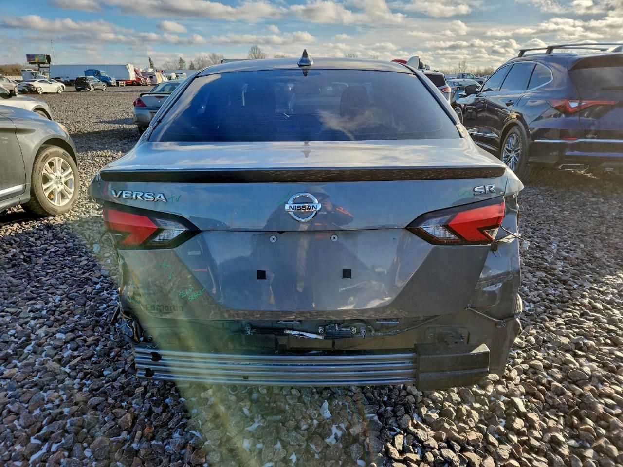 2022 Nissan Versa sr