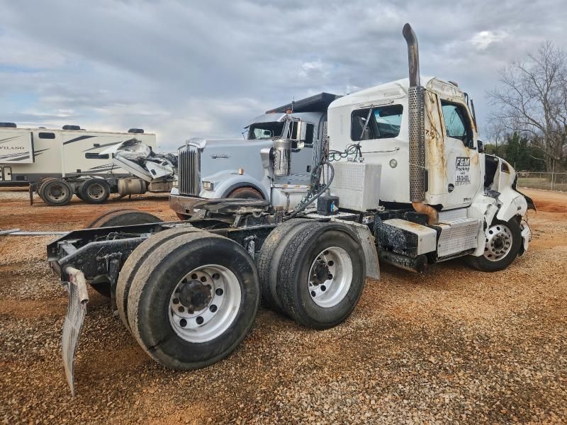 2017 Kenworth T680 Semi Truck