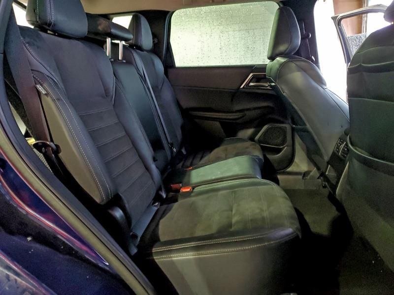 2022 Mitsubishi Outlander se