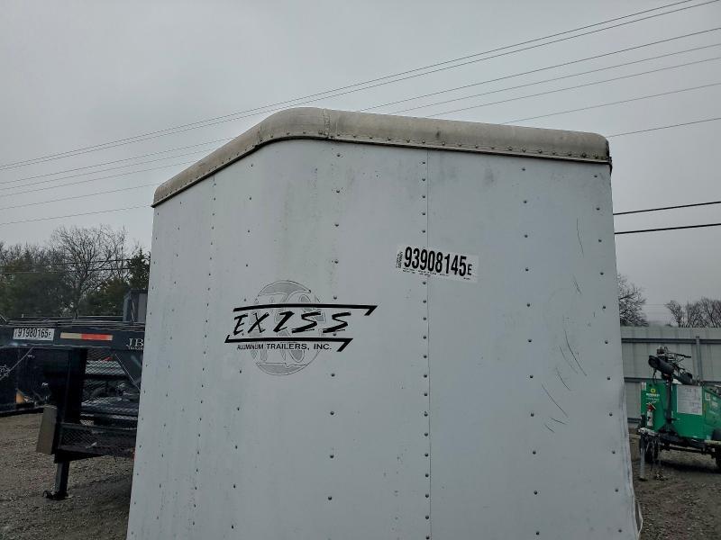 2003 Exiss DH-713-V Livestock Trailer