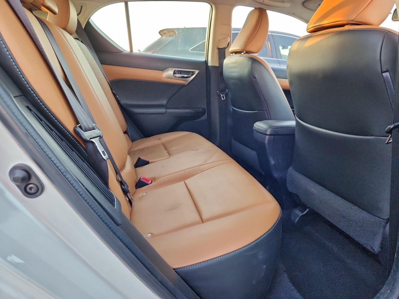 2016 Lexus Ct 200h Base