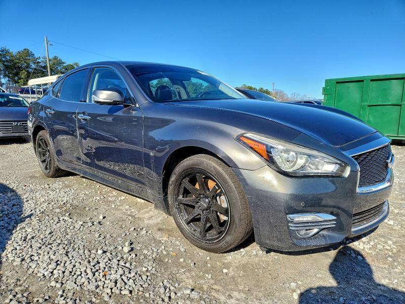 2015 Infiniti Q70 3.7