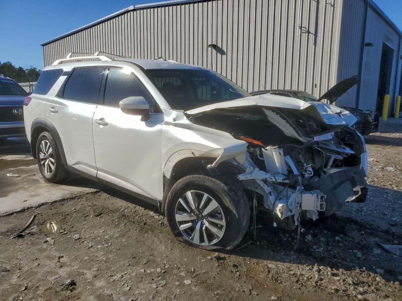 2024 Nissan Pathfinder sl