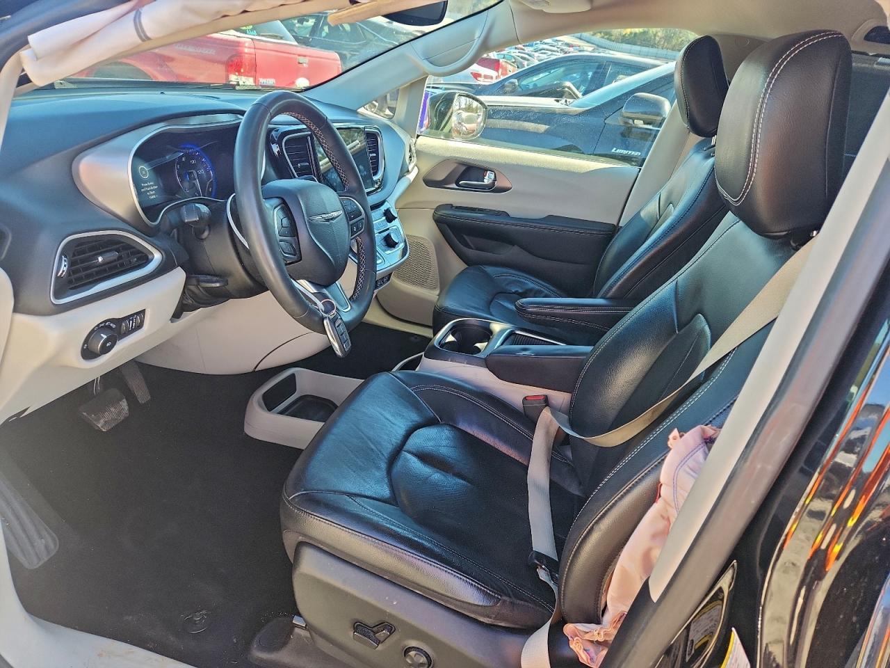 2022 Chrysler Pacifica Touring l