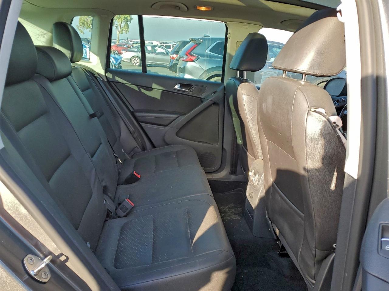 2012 Volkswagen Tiguan s