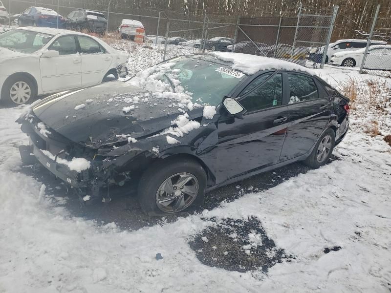 2024 Hyundai Elantra se