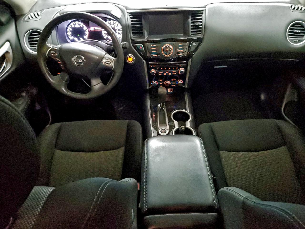 2018 Nissan Pathfinder s
