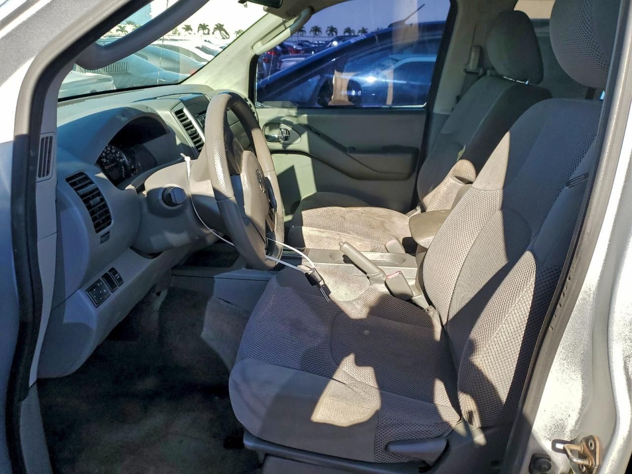 2011 Nissan Frontier s