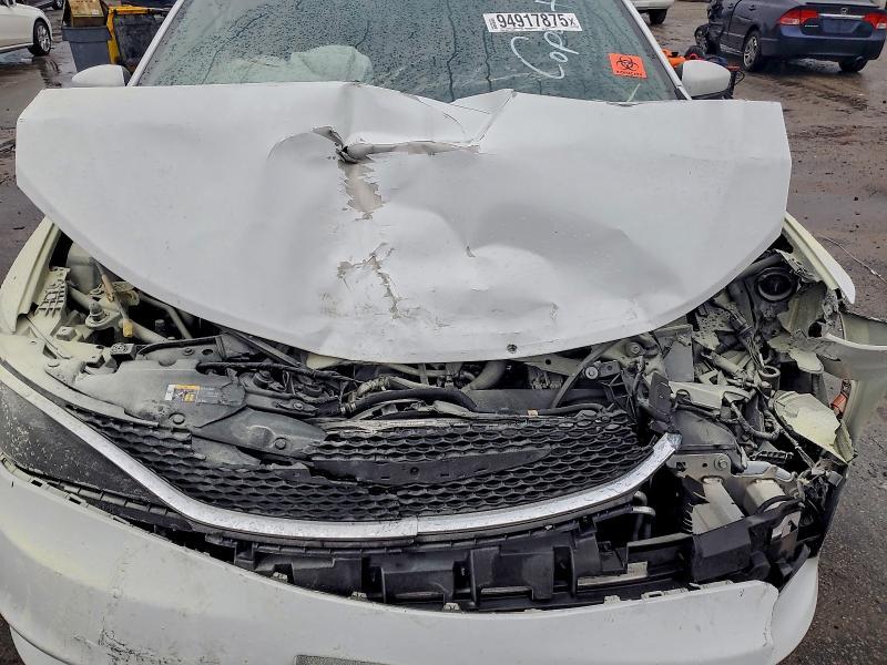 2021 Chrysler Voyager lxi