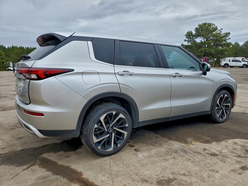 2023 Mitsubishi Outlander se