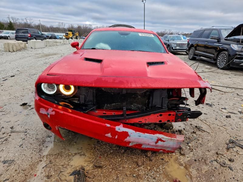 2016 Dodge Challenger sxt
