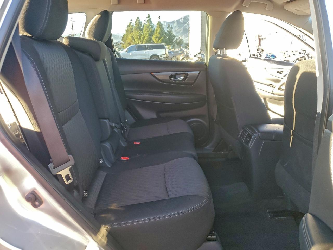 2017 Nissan Rogue s
