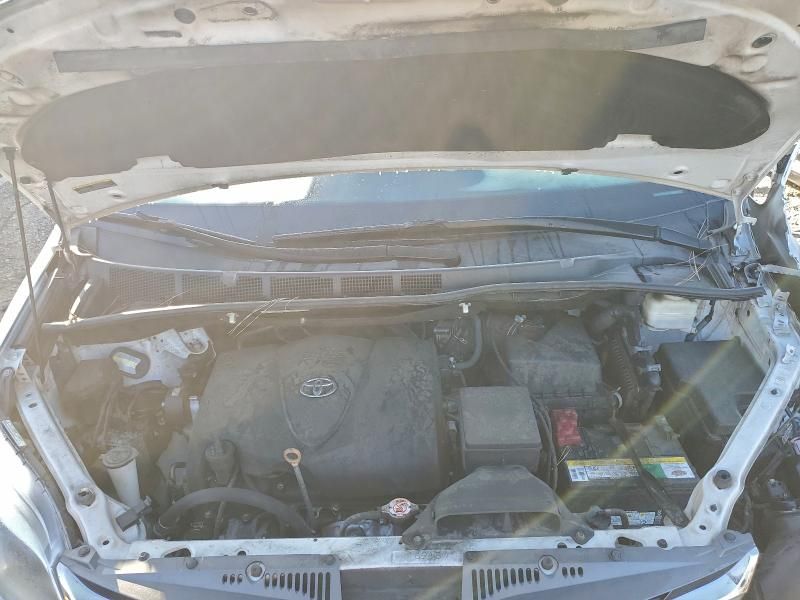 2020 Toyota Sienna xle