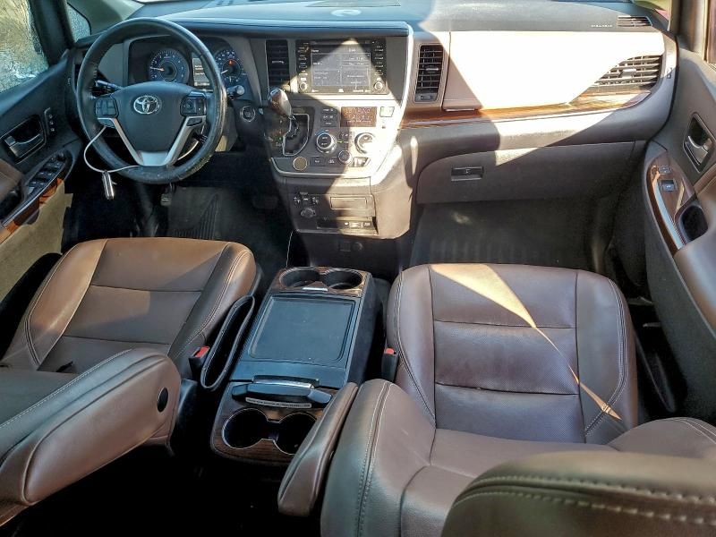 2020 Toyota Sienna xle