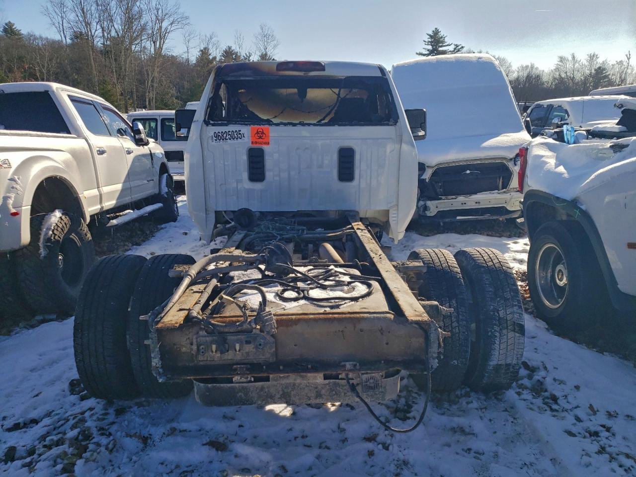 2023 GMC Sierra 3500HD Truck Cab AND Chassis