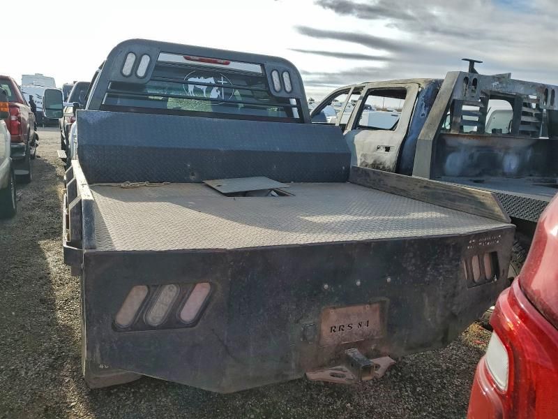 2011 Chevrolet Silverado Flatbed Truck
