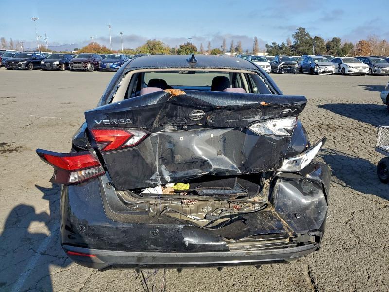 2021 Nissan Versa sv