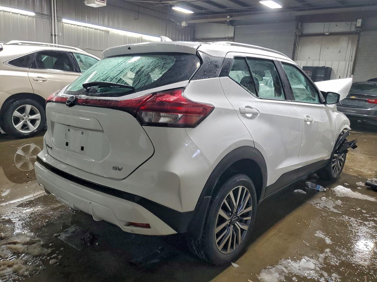 2023 Nissan Kicks sv