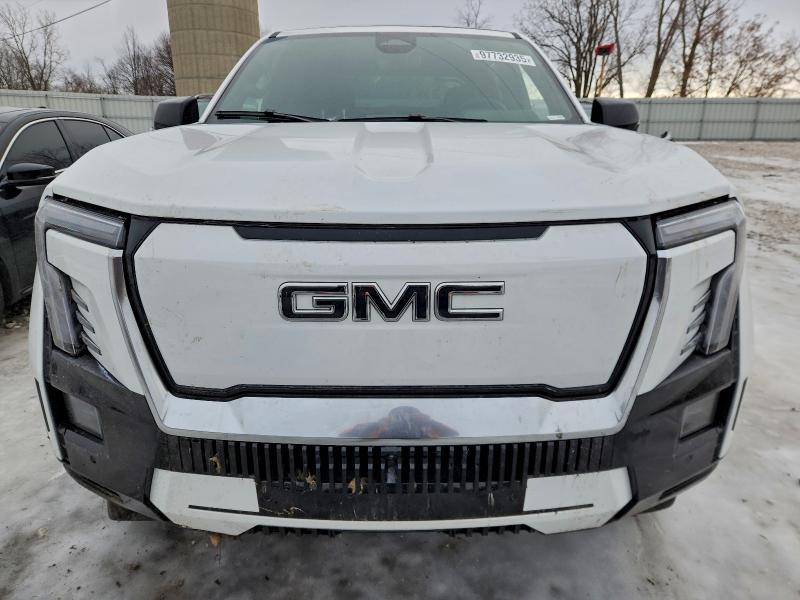 2025 GMC Sierra Denali