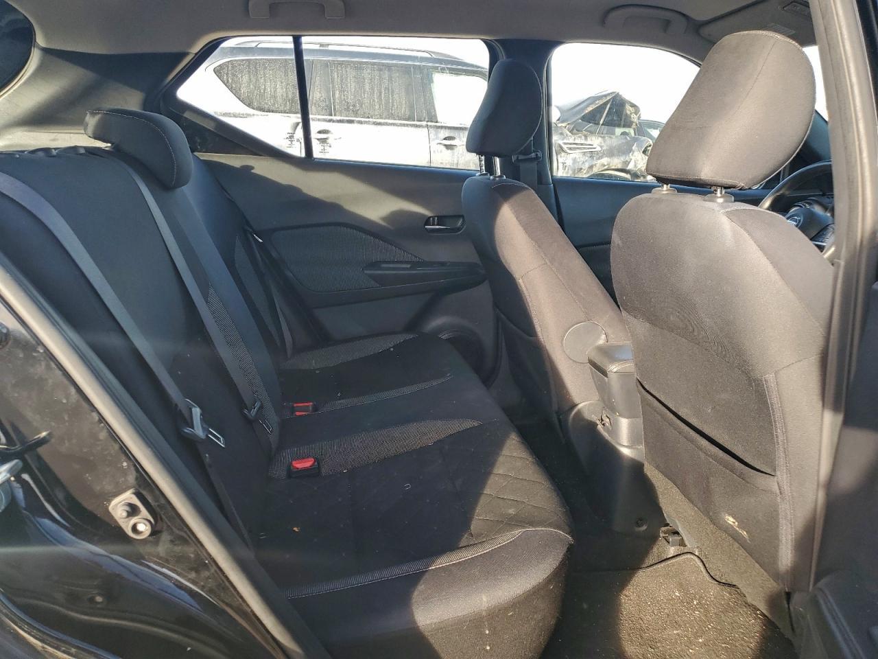 2019 Nissan Kicks s
