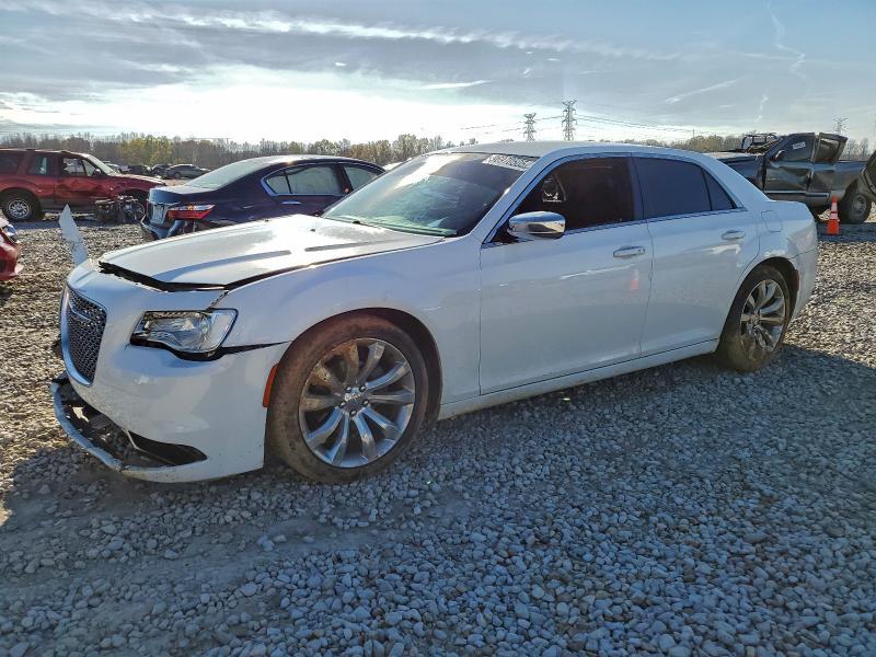 2018 Chrysler 300 Touring