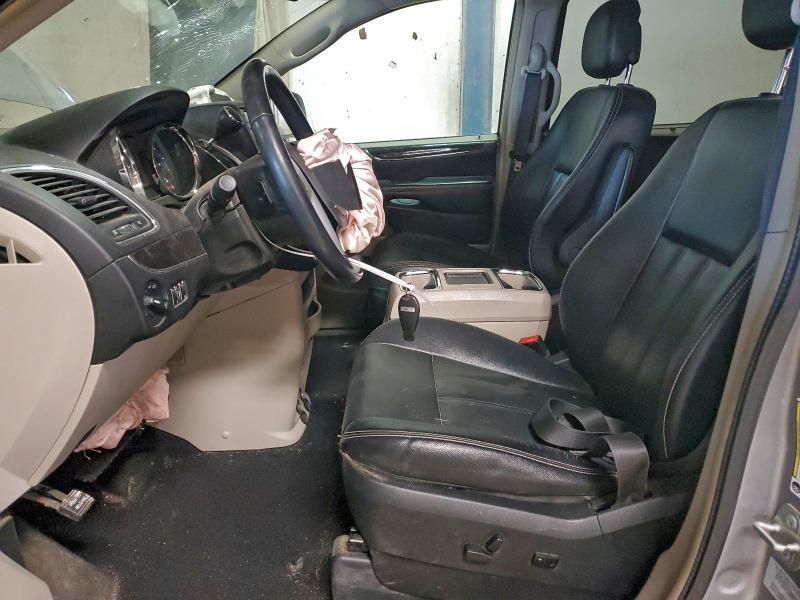 2016 Chrysler Town & Country Touring