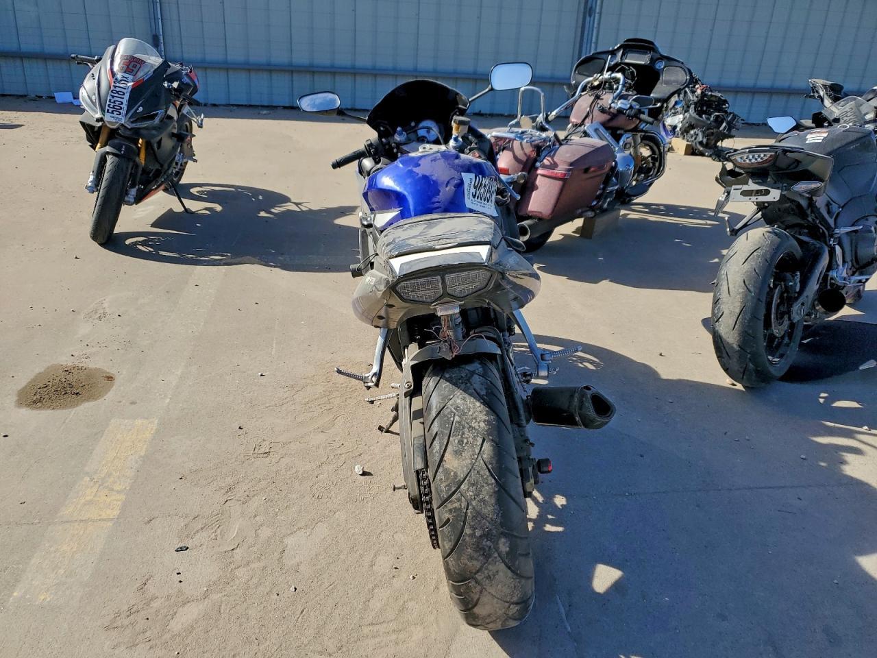 2004 Yamaha YZFR6 L