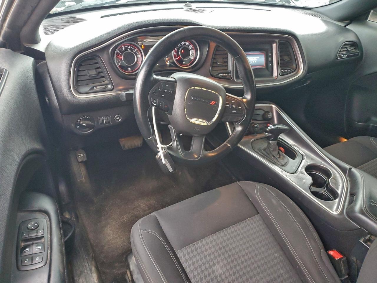 2015 Dodge Challenger sxt