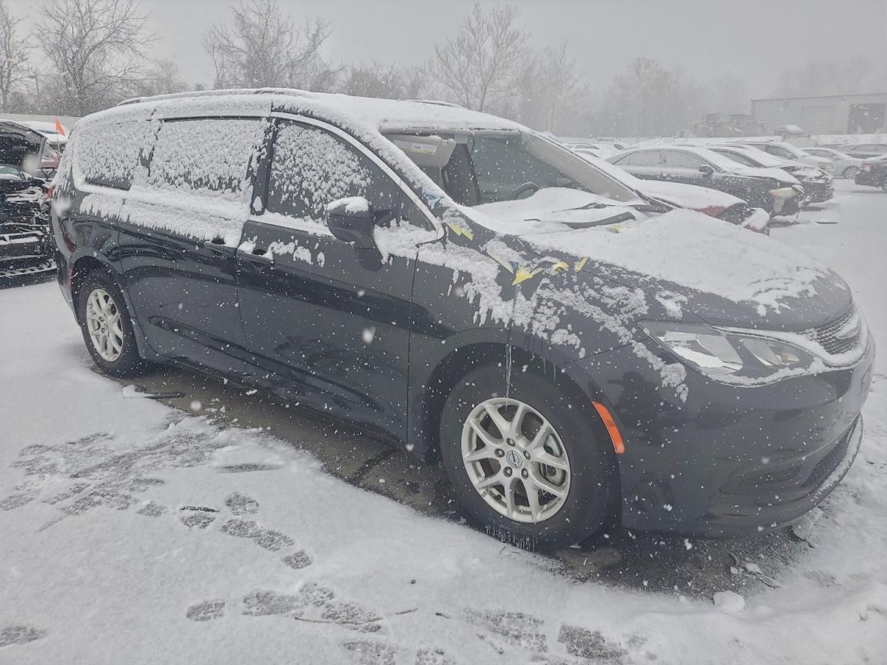 2021 Chrysler Voyager lxi