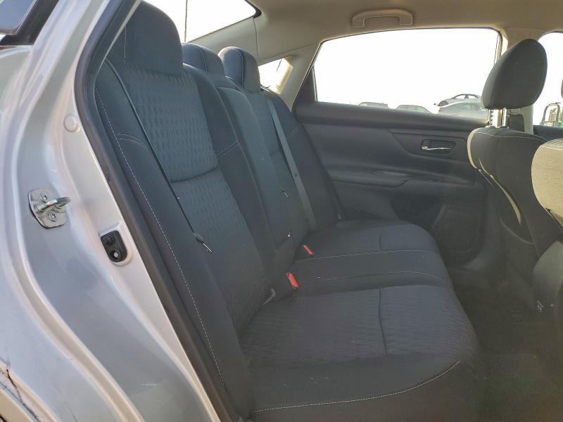 2017 Niss Altima 2.5 s