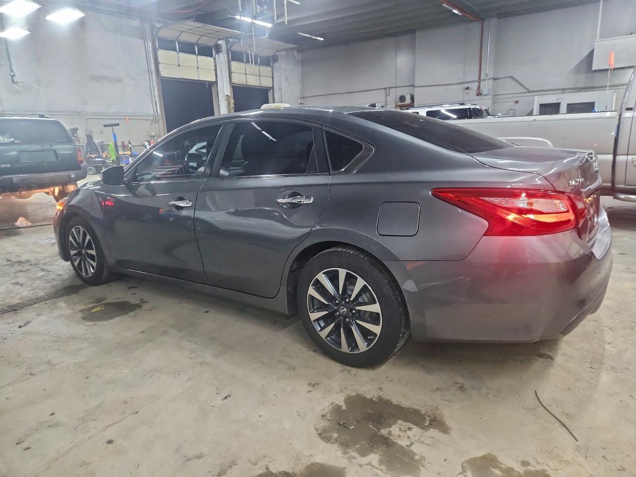 2017 Niss Altima