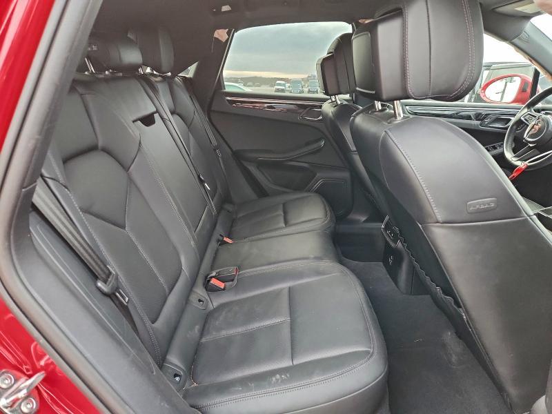 2023 Porsche Macan Base