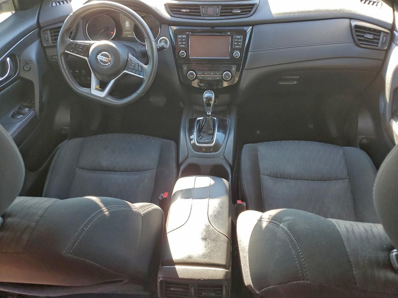 2017 Nissan Rogue sv