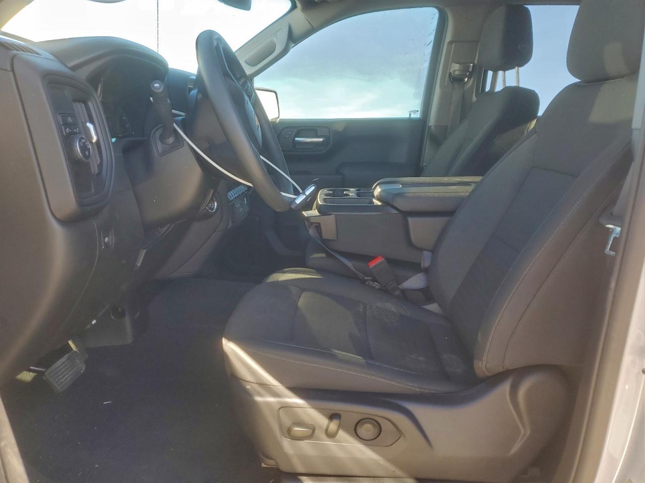 2025 Chevrolet Silverado C1500 Custom