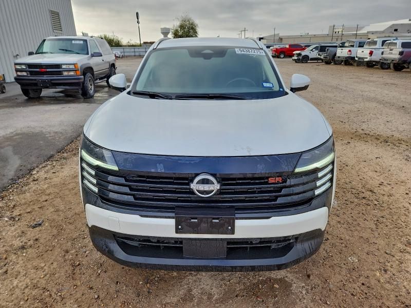 2025 Nissan Kicks sr