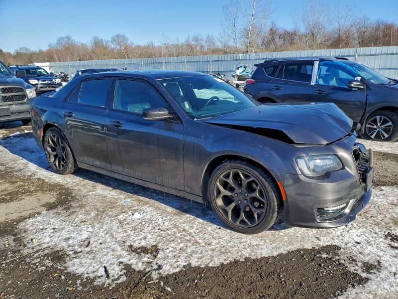 2017 Chrysler 300 s