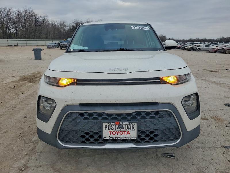 2022 KIA Soul lx