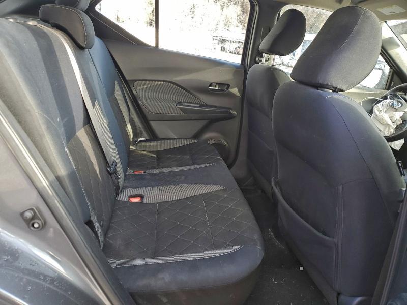2018 Nissan Kicks s