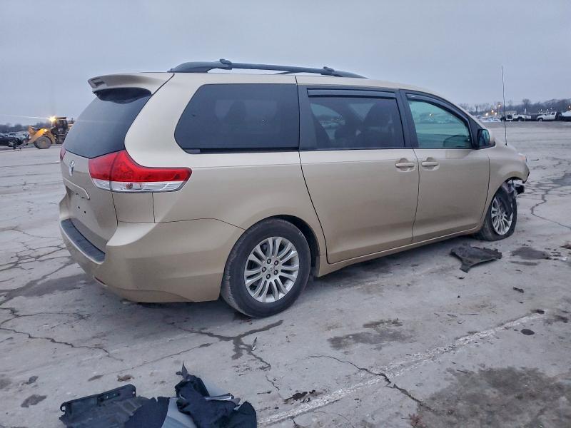 2011 Toyota Sienna xle