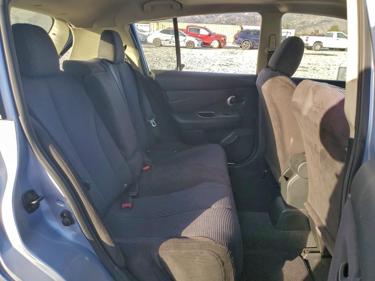 2011 Nissan Versa s