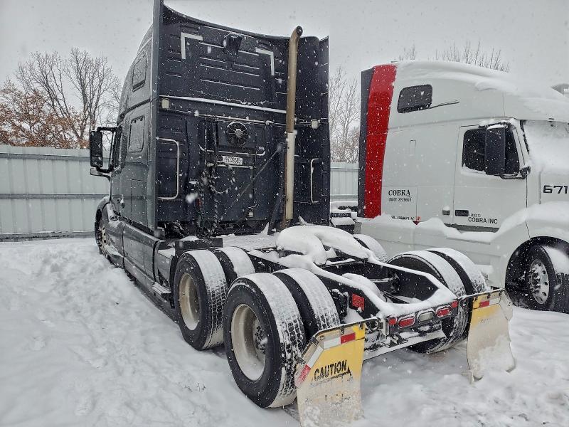 2020 Volvo VNL Semi Truck