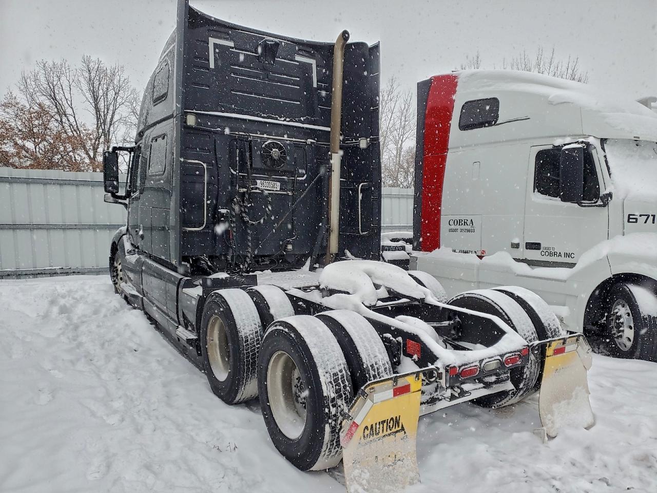 2020 Volvo VNL Semi Truck