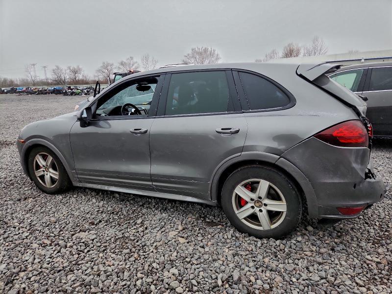 2013 Porsche Cayenne gts